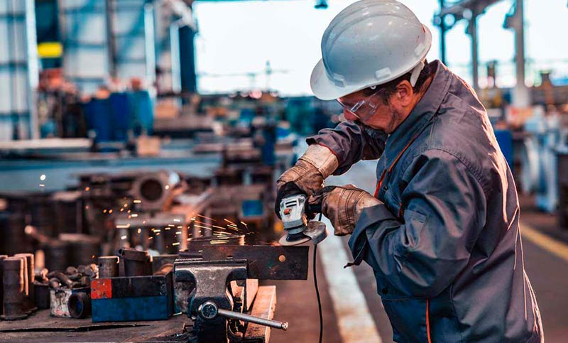 La industria cerró el 2024 con una caída del 10% y profundiza su crisis