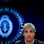 El FMI le marca la cancha al Gobierno y pide unificar el dólar en $1.300 y liberar el cepo