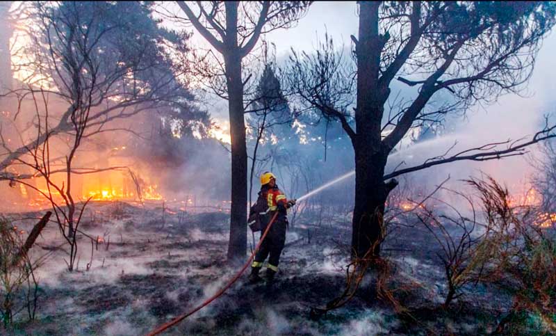 Chubut: siguen activos los focos de incendio en Epuyén y Atilio Viglione