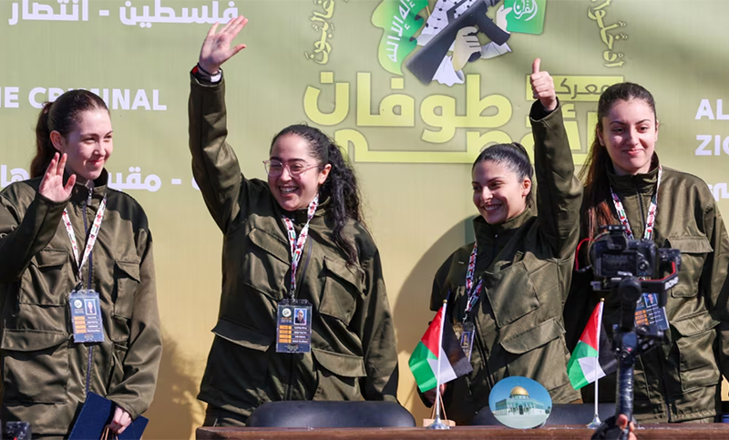 Alto el fuego: Hamás liberó a cuatro mujeres israelíes e Israel a unos 200 prisioneros palestinos