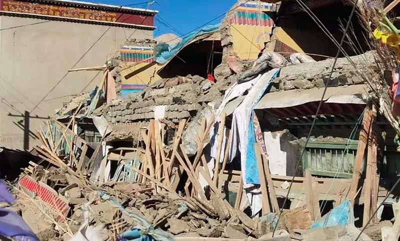 China: al menos 95 muertos y cientos de heridos en un terremoto de 6,8 puntos de magnitud