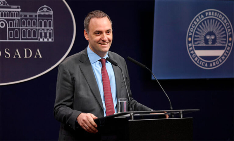 Adorni cerró la Dirección de Pauta Oficial y aseguró que redujo 50% el personal de su área