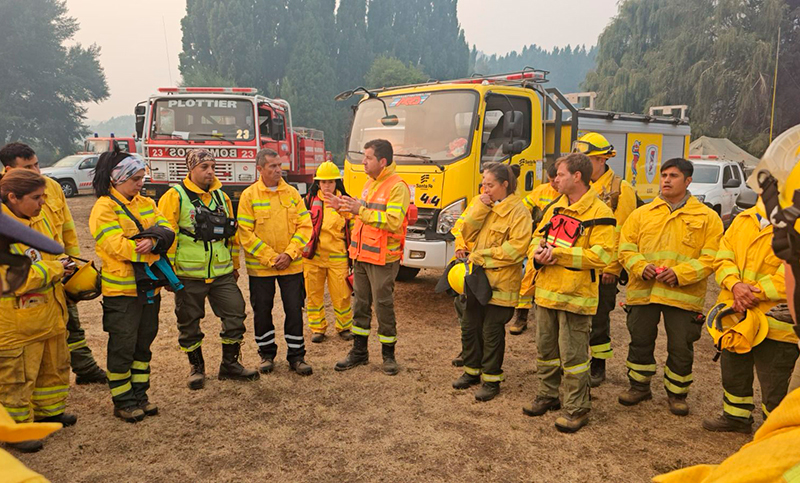 Cuarenta brigadistas santafesinos combaten los incendios en la Patagonia
