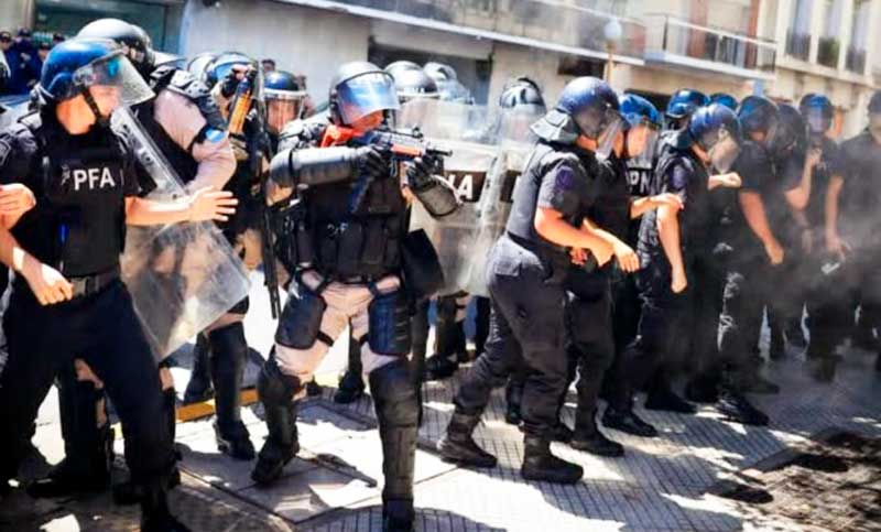 Serios incidentes entre Prefectura y manifestantes de ATE en Capital Humano