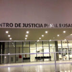 Juicio a una médica que realizaba partos domiciliarios: la acusan del asesinato de una mujer y de lesiones