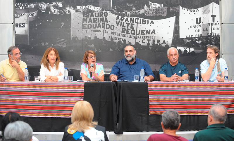 Mientras Amsafe define medidas de fuerza, la Ctera anunció un paro nacional para este lunes