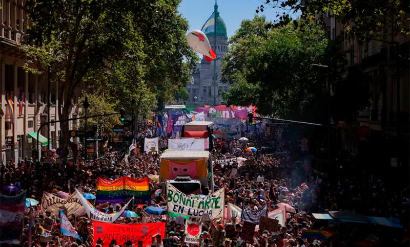El Gobierno minimizó el impacto de la Marcha Antifascista y confirmó que eliminará la figura de femicidio  