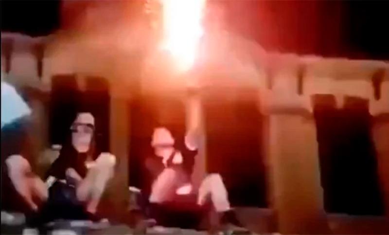 Festejaba el “último primer día de clases”, le explotó una bomba de estruendo y debieron amputarle la mano