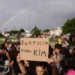 En medio del último adiós a Kim, el papá envió un duro mensaje para el padre de uno de los delincuentes que mató a su hija