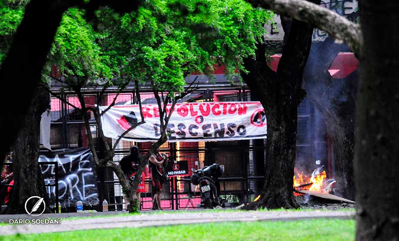 El arco opositor trató a Astore de mentiroso y pidió una asamblea extraordinaria