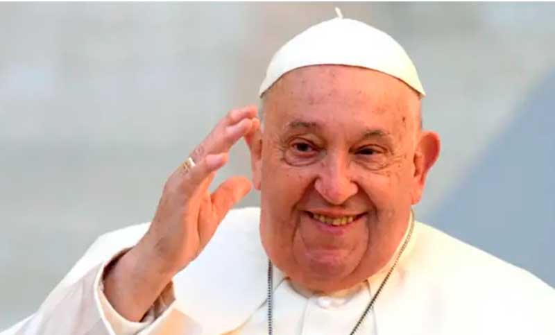 El Vaticano informó un «empeoramiento repentino del cuadro respiratorio» del Papa