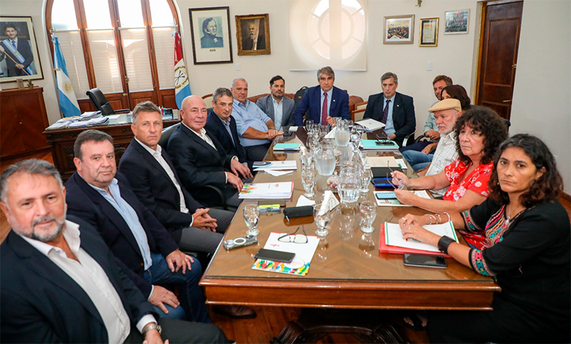 Paritaria en Santa Fe: el Gobierno propuso a los estatales un aumento salarial del 5% en tres meses
