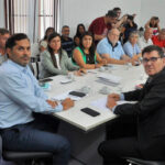 El Gobierno santafesino se reúne con estatales y docentes: ¿habrá oferta salarial sobre la mesa? 