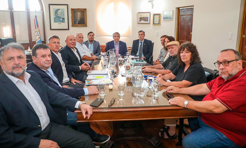 Paritaria estatal en Santa Fe: “La intención es concretar un acuerdo por seis meses”, dijo el ministro Bastia