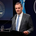 Manuel Adorni quiere implementar un botón silenciador en sus conferencias de prensa