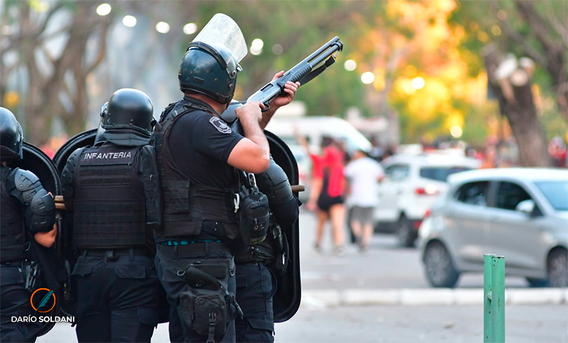 Newell’s repudió el accionar de la policía: “Pusieron en riesgo la seguridad de hinchas dentro del estadio”