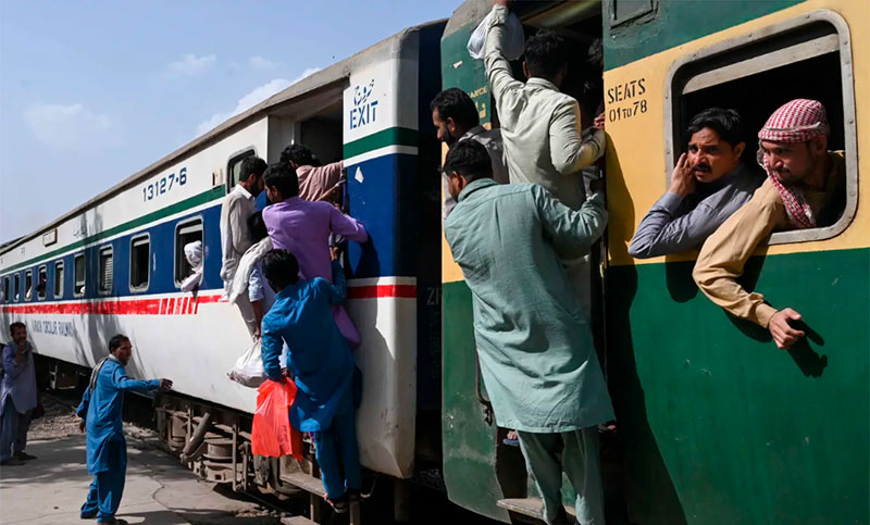 Los terroristas que atacaron un tren de pasajeros en Pakistán son neutralizados y rescatan a los rehenes