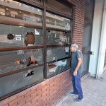 Hinchas de Newell’s atacaron un edificio tras los fuegos artificiales: “Podría haber sido una tragedia”
