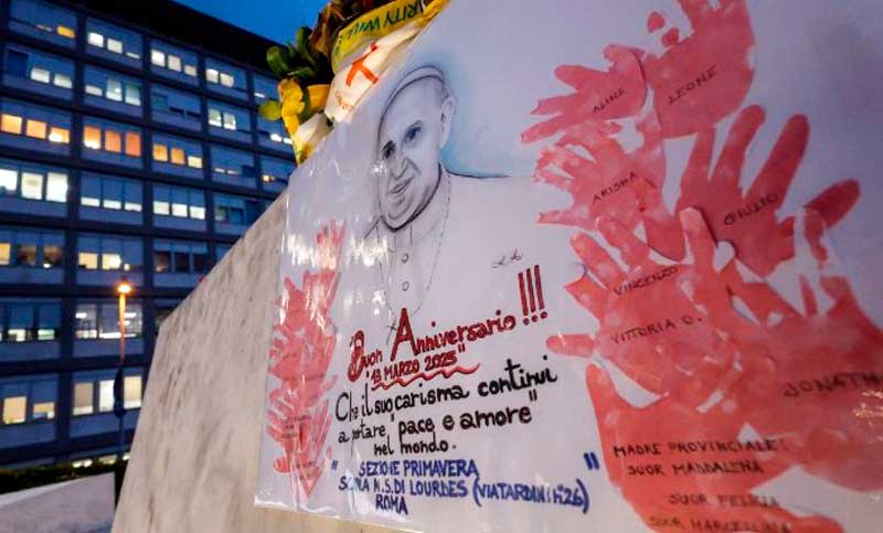 El Papa Francisco continúa «estable» y celebró los 12 años de su pontificado