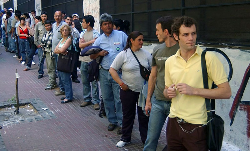 La desocupación avanza: el desempleo subió al 6,4% durante el primer año de gobierno de Milei