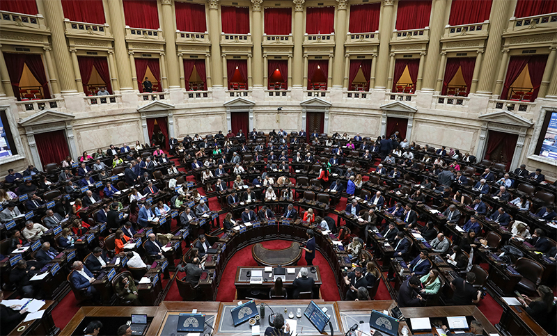 Diputados de Unión por la Patria denunciaron a Milei por sellar un acuerdo con el FMI por fuera del Congreso 