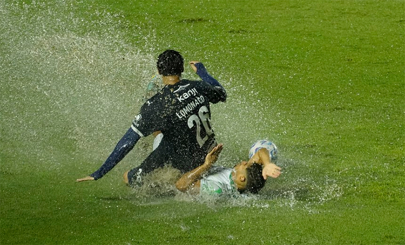 Partidos suspendidos por lluvia se disputarán el martes: ¿a qué hora juegan Banfield-Independiente y Platense-Defensa?