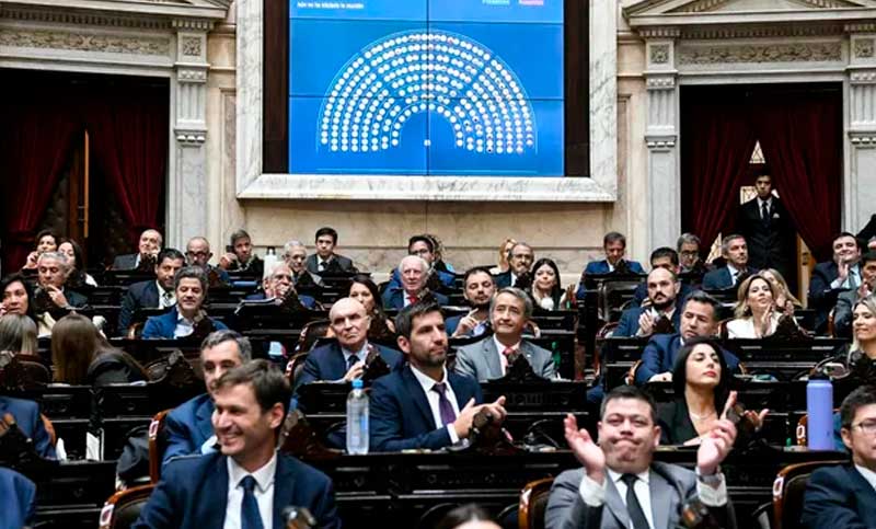 Con tensos cruces, ya se discute en Diputados el decreto que habilita más endeudamiento con el FMI