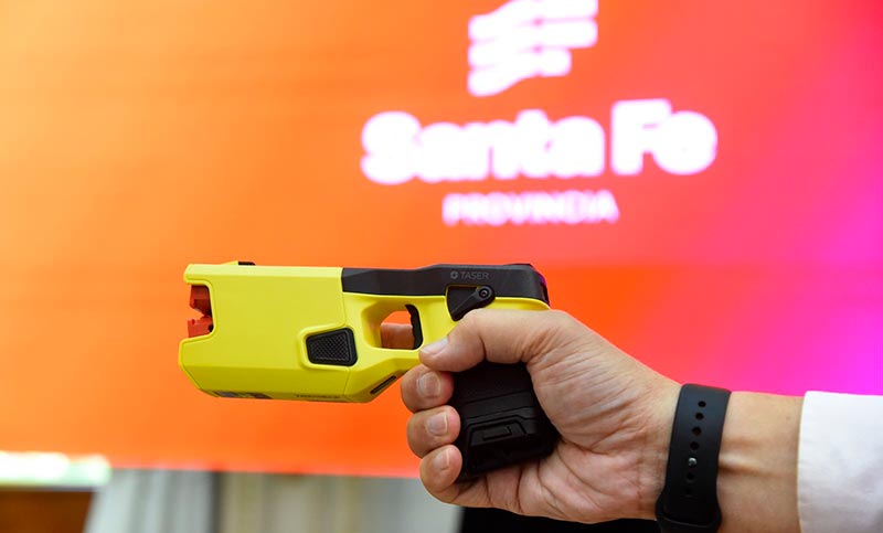 Santa Fe destinará $1.700 millones a pistolas Taser “para garantizar orden en la sociedad”