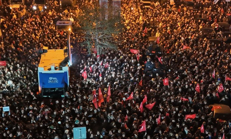 Tensión y crisis en Turquía: trasladan al alcalde de Estambul a una cárcel de máxima seguridad