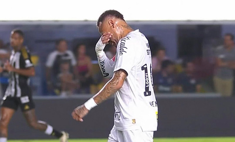 Neymar volvió a lesionarse