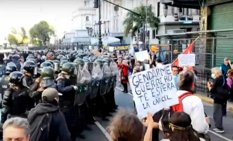 Tensión en el Congreso por la marcha de jubilados: la policía aplicó el ...