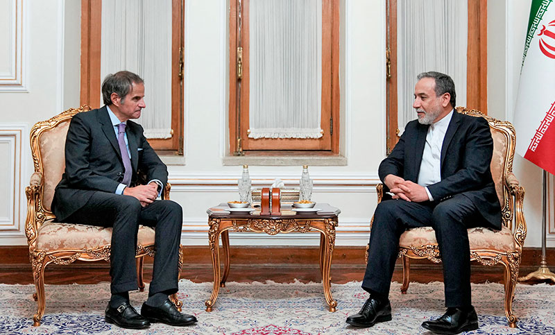 El canciller de Irán asegura que su país seguirá cooperando con el Organismo Internacional de Energía Atómica