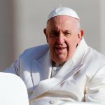 Mejora la salud del Papa Francisco y se especula su aparición pública
