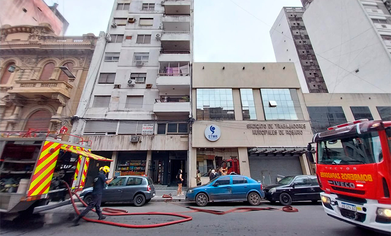 Susto en el centro rosarino: se incendió un departamento en Entre Ríos al 1200