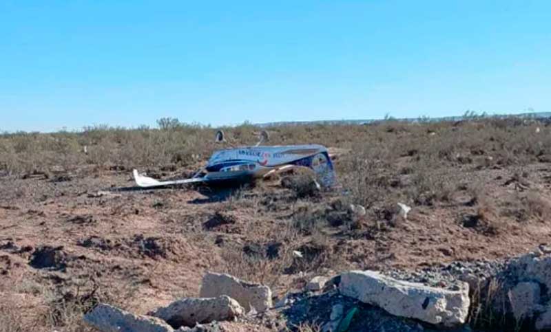 Un muerto y dos heridos graves al caer una avioneta en Río Negro
