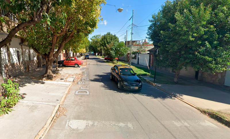 Una joven fue golpeada por su ex pareja y la policía la encontró atada a la cama
