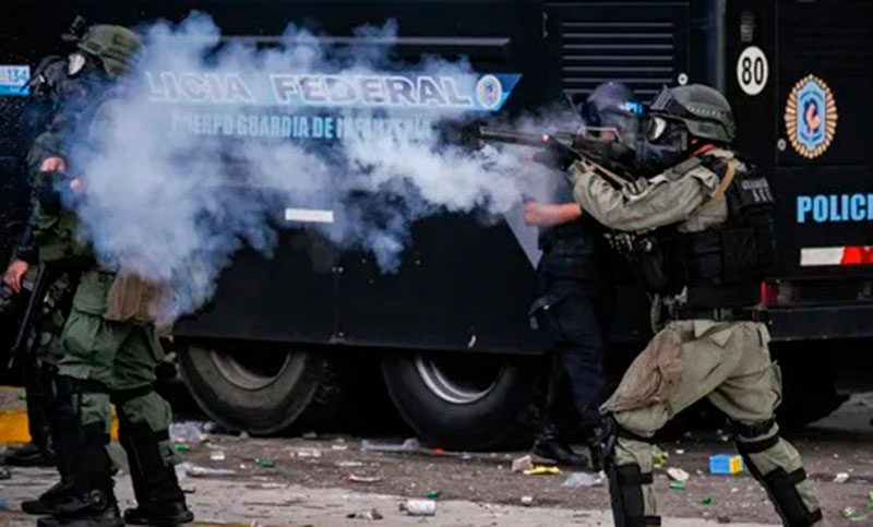 El Gobierno despidió al fotógrafo que permitió identificar al agresor de Pablo Grillo