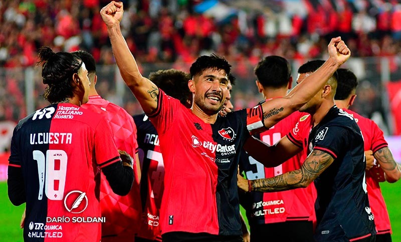 Newell’s volvió a hacer del Coloso una fortaleza y mantiene viva una última esperanza