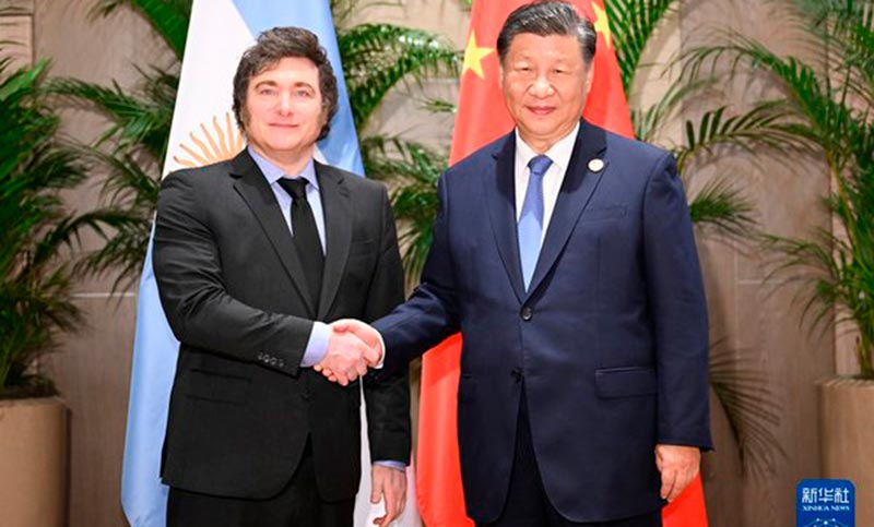 En medio de la negociación con el FMI, Argentina renovó el swap con China, enemigo comercial de Estados Unidos