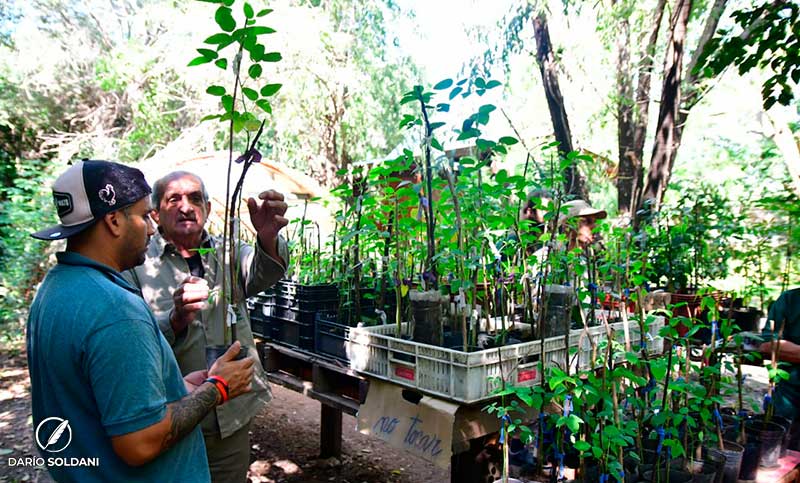 Día de la Tierra: Mundo Aparte regaló retoños para «cuidar la casa común»