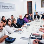 La paritaria estatal de Santa Fe se discute en distintos idiomas