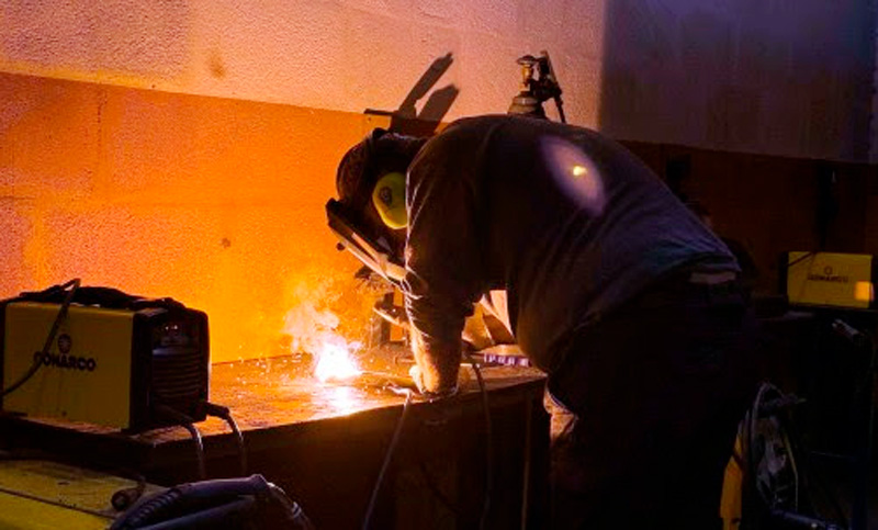 Comienzan los cursos gratuitos de soldador y operador de torno CNC