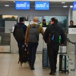 Más salidas que arribos: el ingreso de turistas al país cayó 4,8% interanual en abril