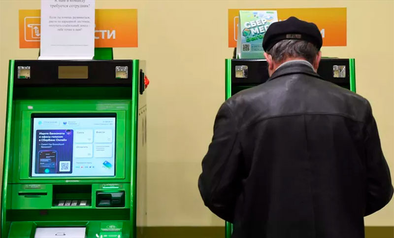 Fallos masivos provocan la interrupción del funcionamiento de celulares y cajeros automáticos en Rusia
