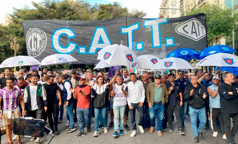 Transportistas se movilizan en Rosario y Santa Fe en defensa de la Marina Mercante
