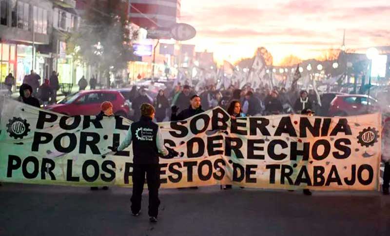 Tierra del Fuego se planta ante el Gobierno y paraliza la provincia en rechazo a la baja de aranceles