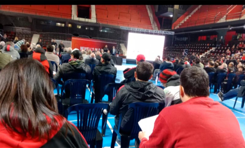Tras serios incidentes, se suspendió la asamblea de Newell’s