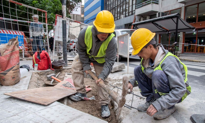 Proyecto aprobado: las empresas estarán obligadas a notificar a los vecinos antes de iniciar obras en veredas