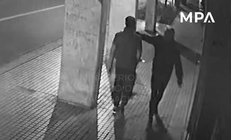 La Fiscalía busca a una persona que acuchilló a un hombre sin mediar palabra