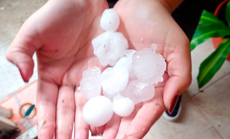 Fuerte caída de granizo en Rosario y la región: se mantiene el alerta por tormentas y vientos intensos